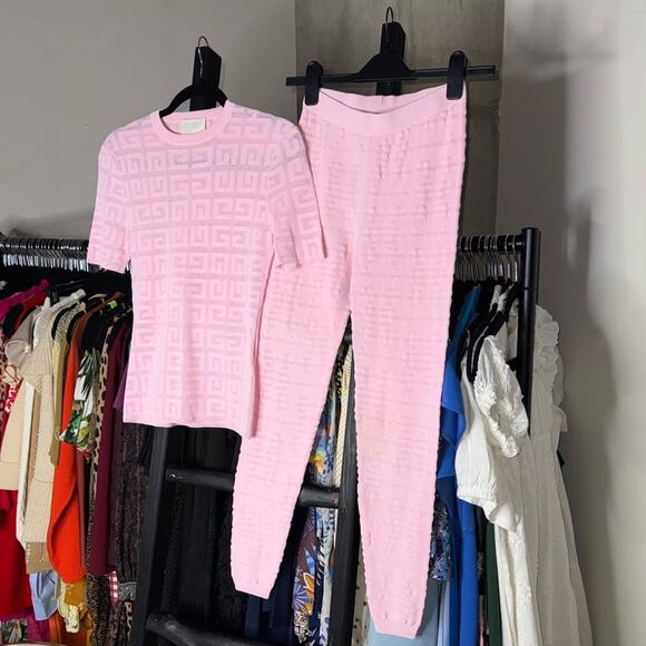 Givenchy XS 4G Monogram Lace Knit Top Legging Set in Light Pink - Picture 3 of 15